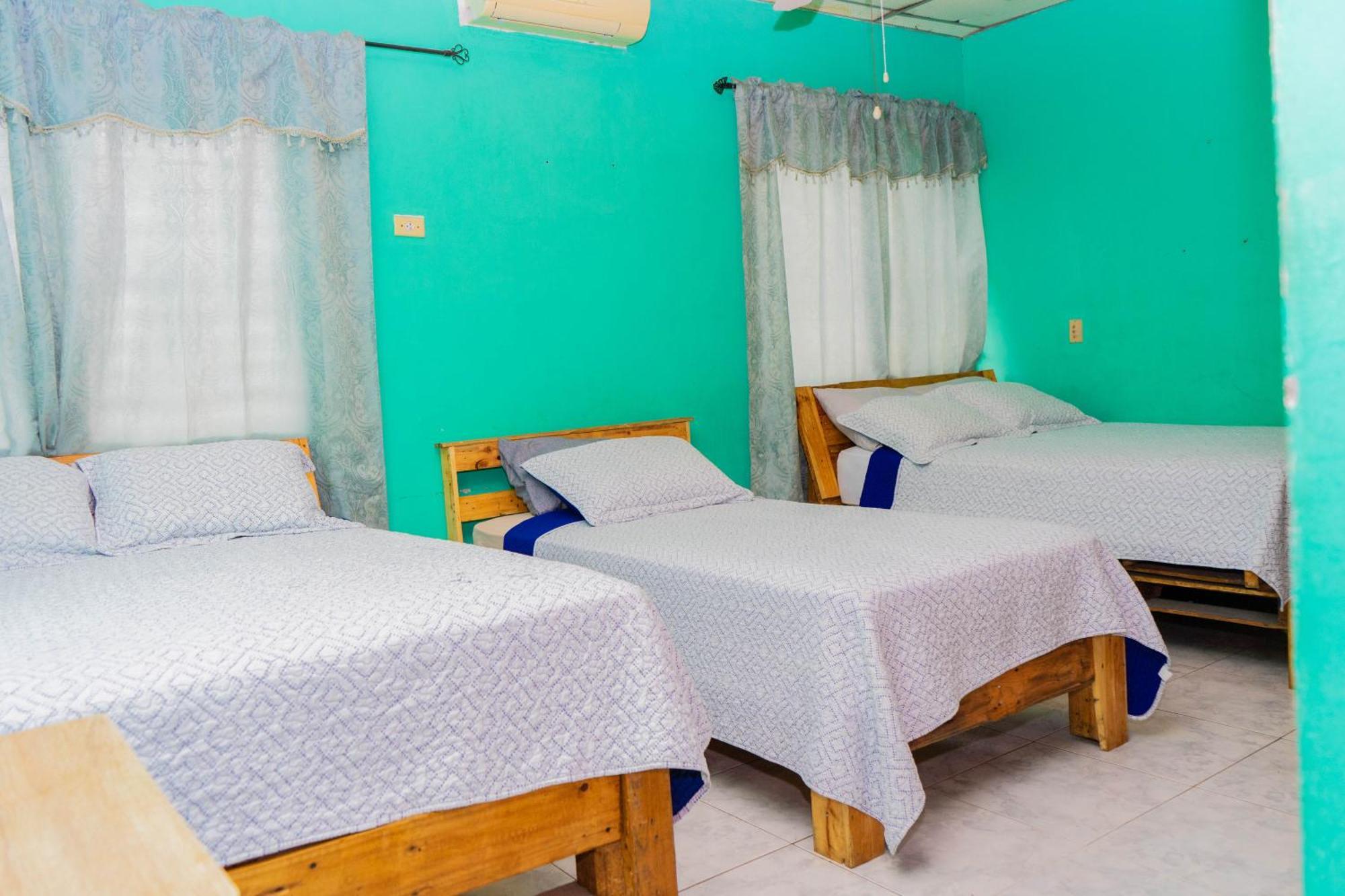 Hostal Familiar Argenal - David Bagian luar foto